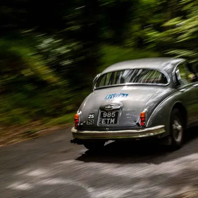 Carrera Riviera
