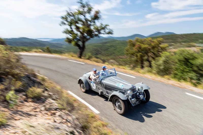 Carrera Riviera
