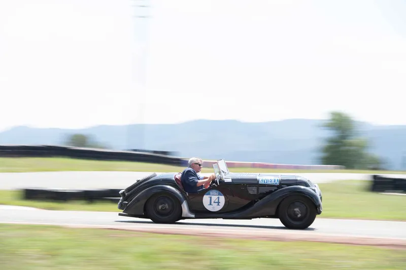 Carrera Riviera
