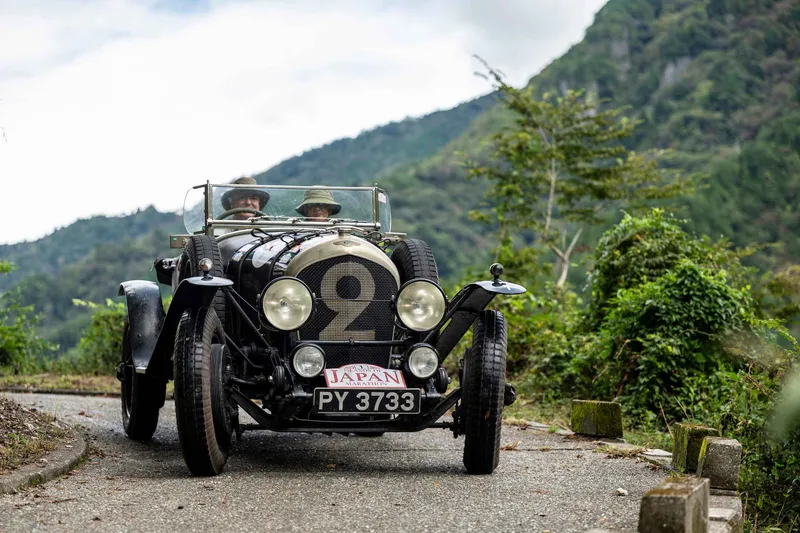 1925 BENTLEY CELEBRATES ITS 100th BIRTHDAY IN STYLE WITH VICTORY ON EPIC ISLANDS OF JAPAN MARATHON