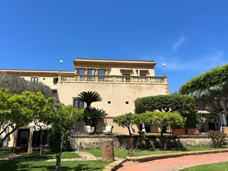 DISCOVERING SICILY