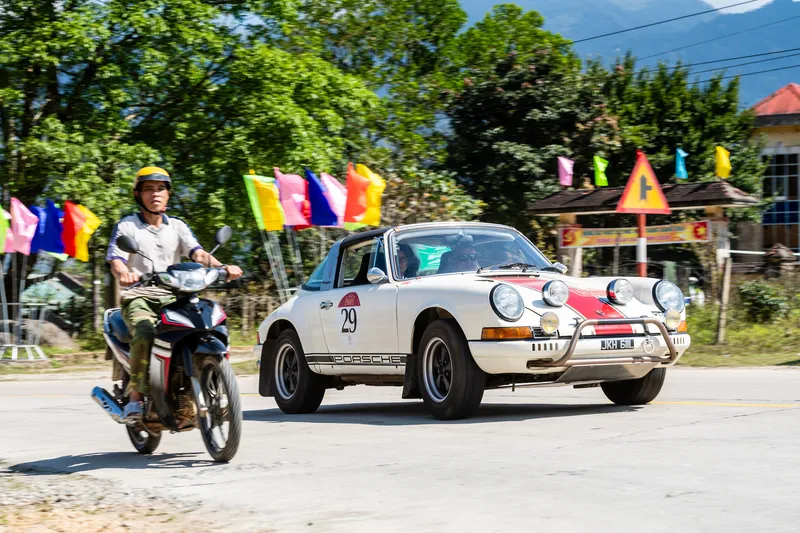 ROVER RULES ON RALLY THE GLOBE’S EPIC ROAD TO HANOI MARATHON
