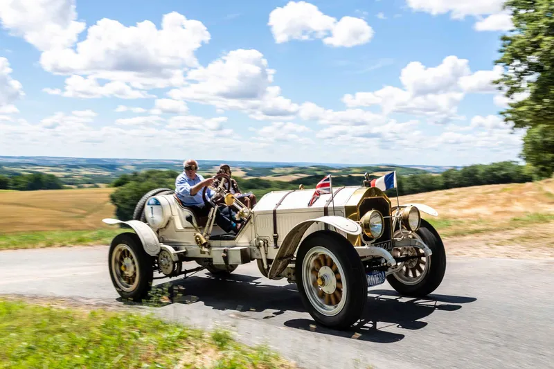 STUNNING JAGUAR C-TYPE MAKES MORE HISTORY WITH CARRERA RIVIERA VICTORY