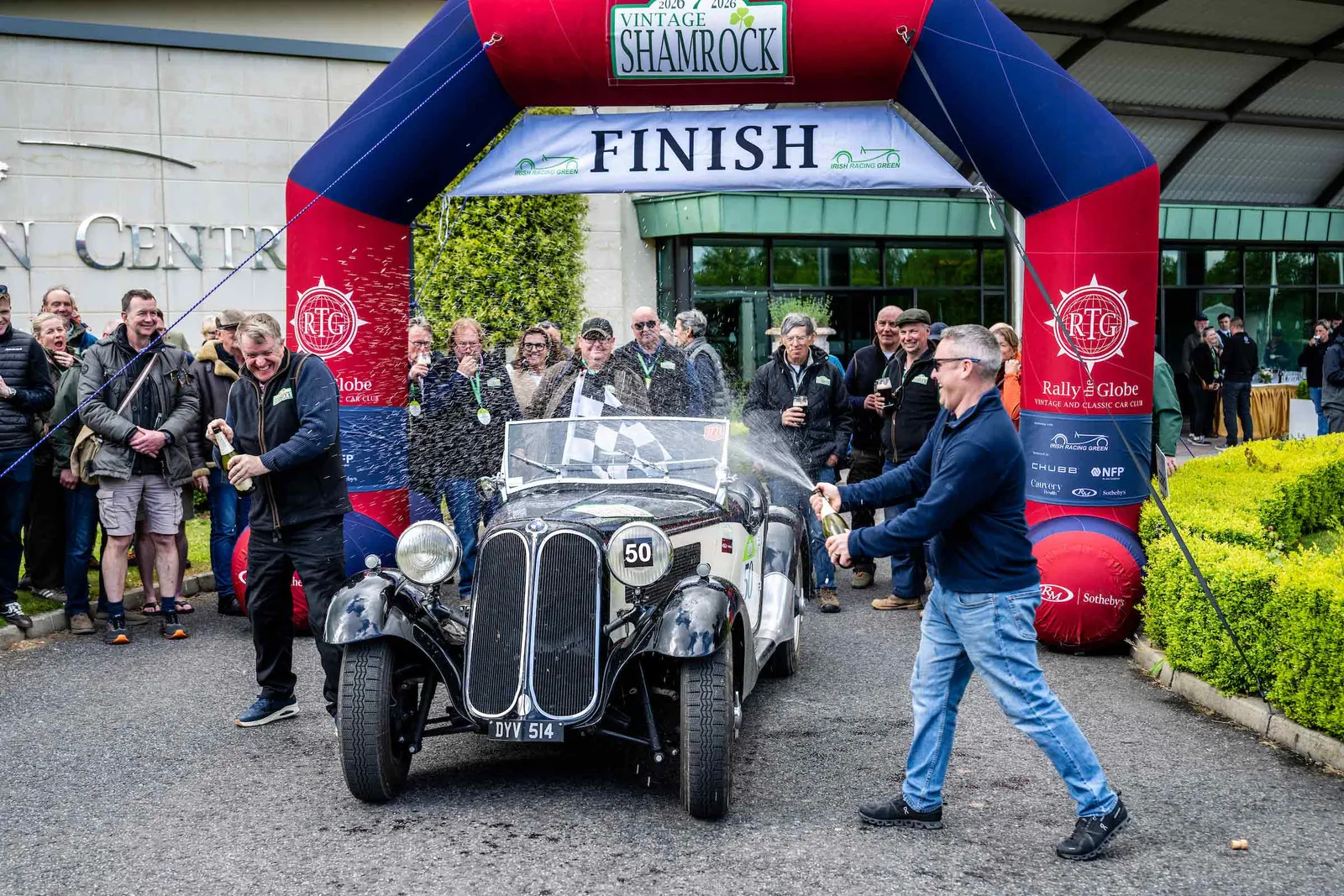 VINTAGE SHAMROCK VICTORS IN SEVENTH HEAVEN